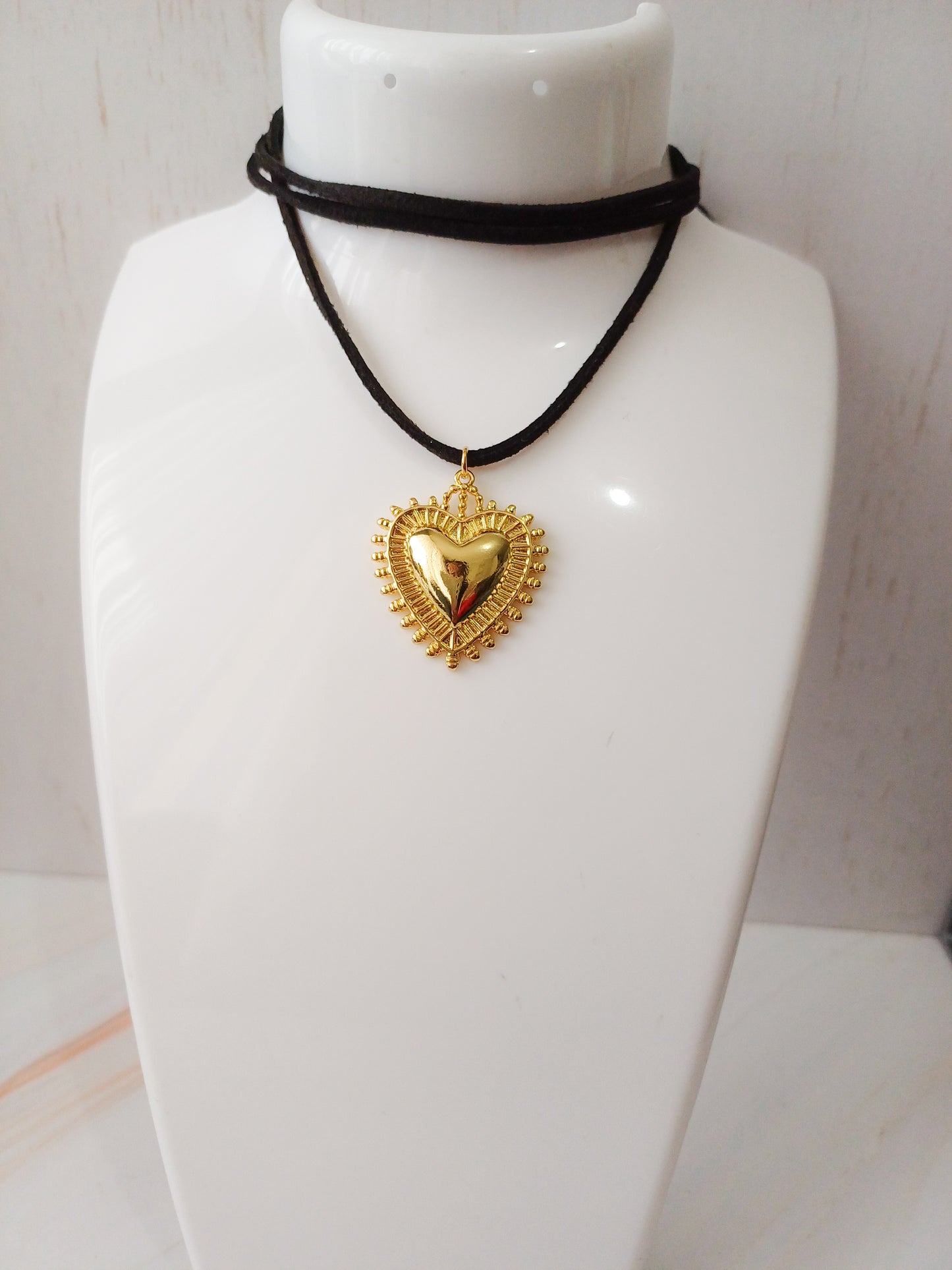 CHOCKER GAMUZA