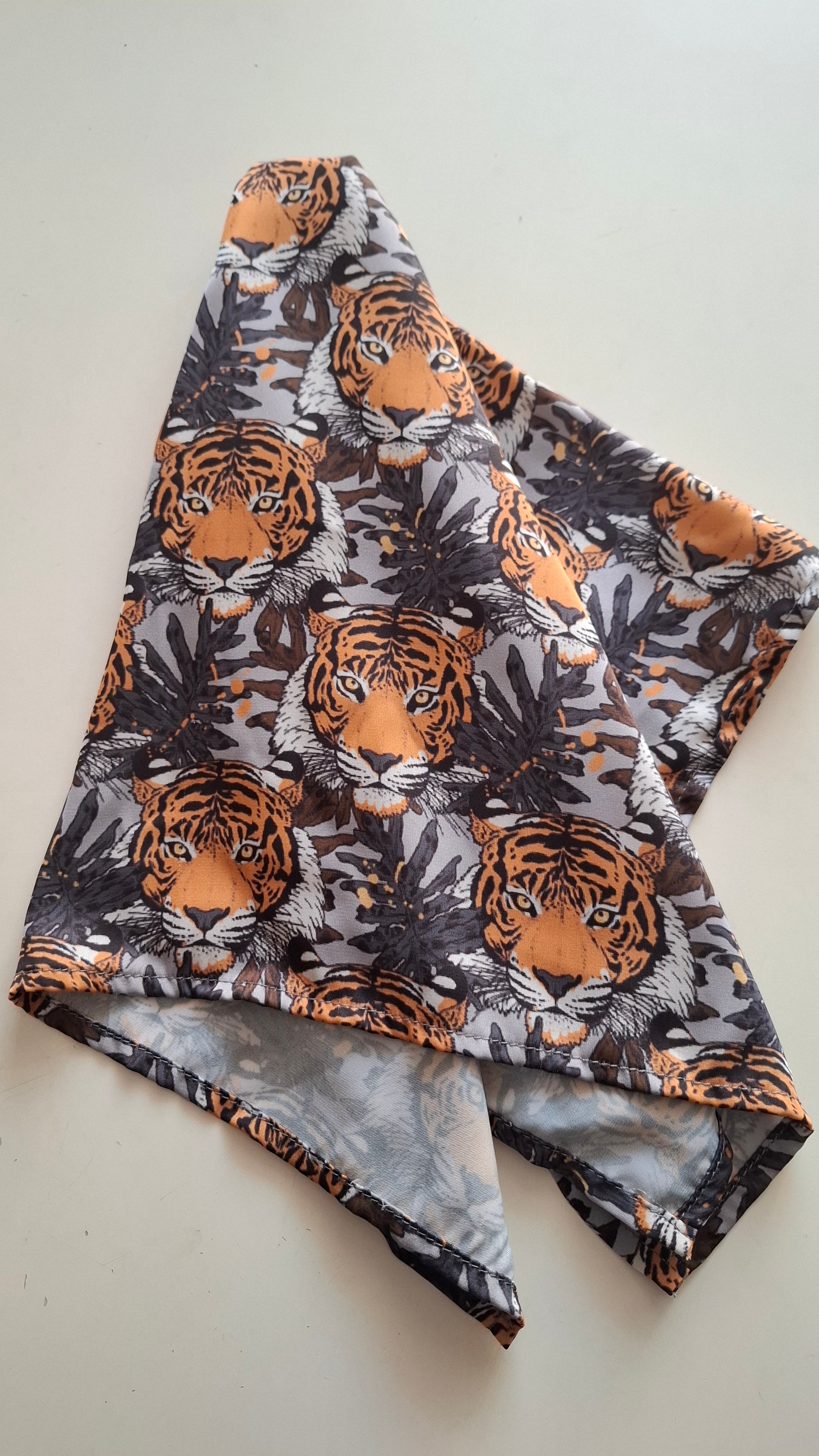 PAÑUELO TIGRE