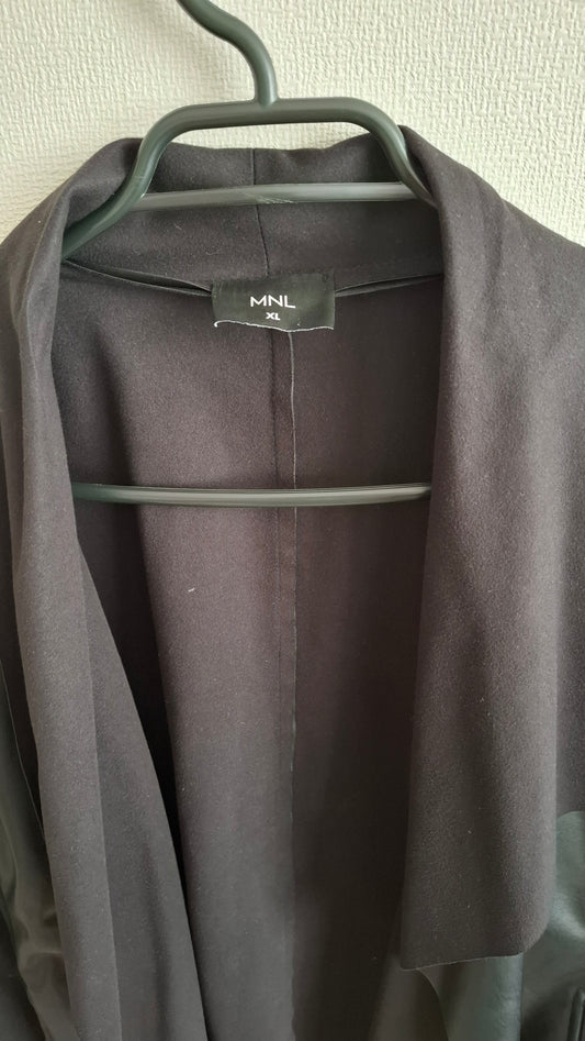 CHAQUETA NEGRA ♻️